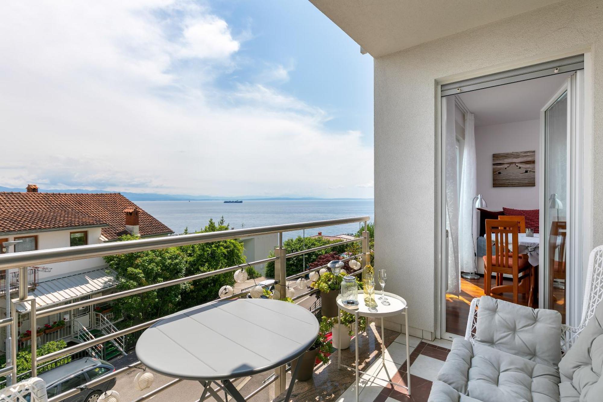 Old Lady Opatija Apartment Ngoại thất bức ảnh
